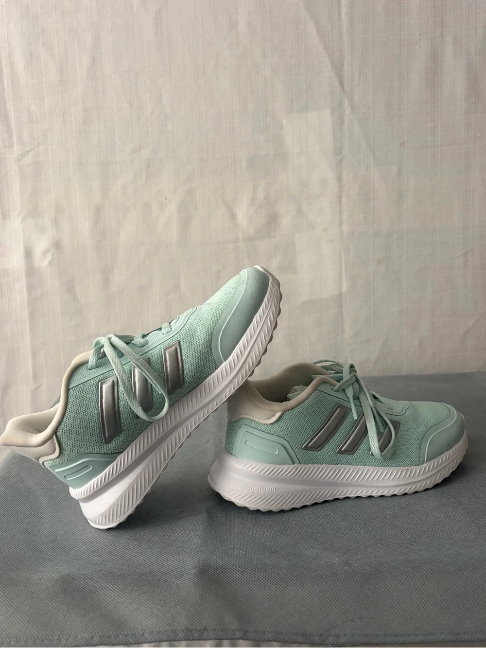 Adidas Cloudfoam Youth Size 1.5 Mint Green Sneakers Excellent Condition(B173)